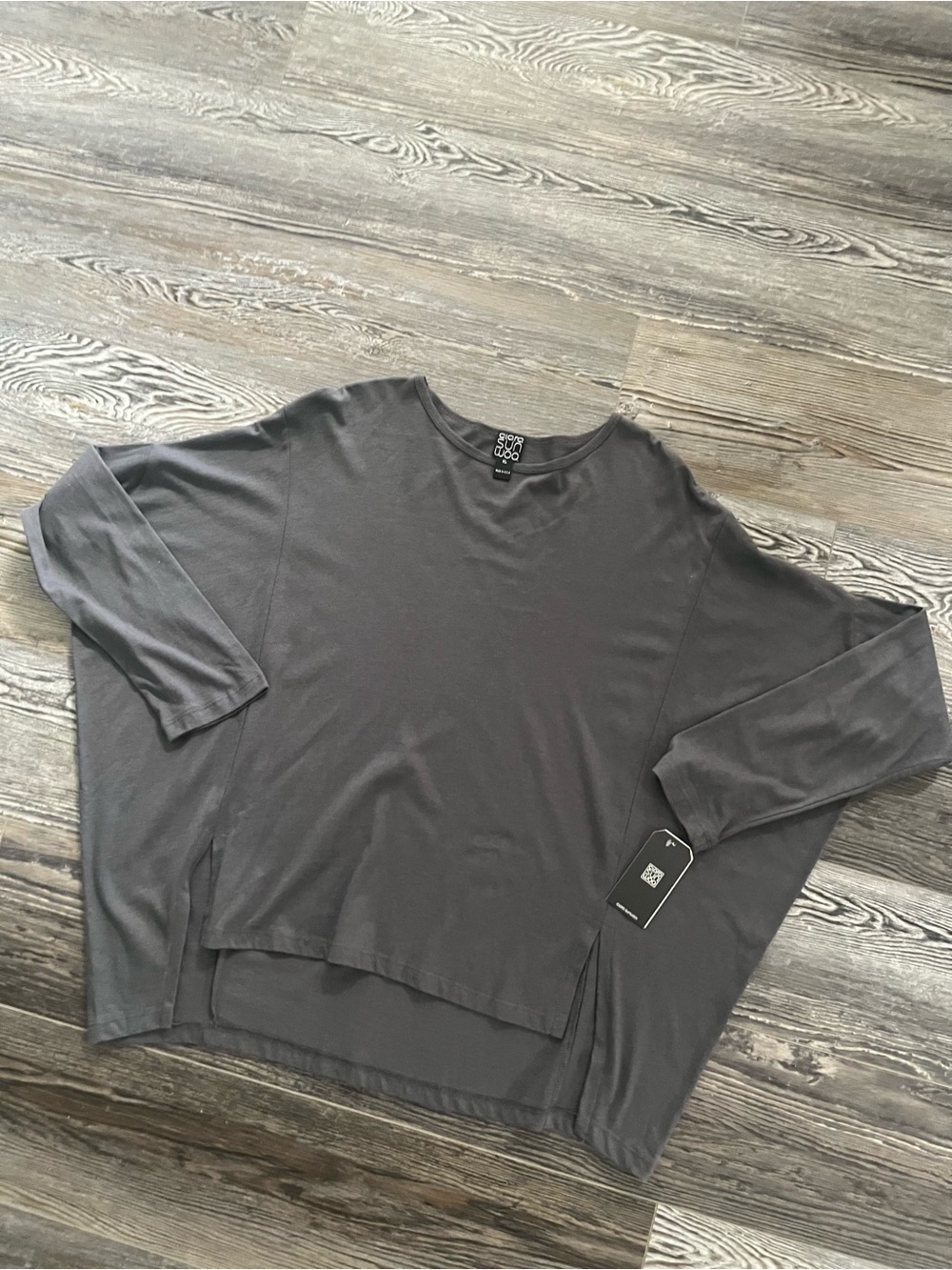 Ciara Sun Woo  Long Sleeve Relaxed Tee in Charcoal